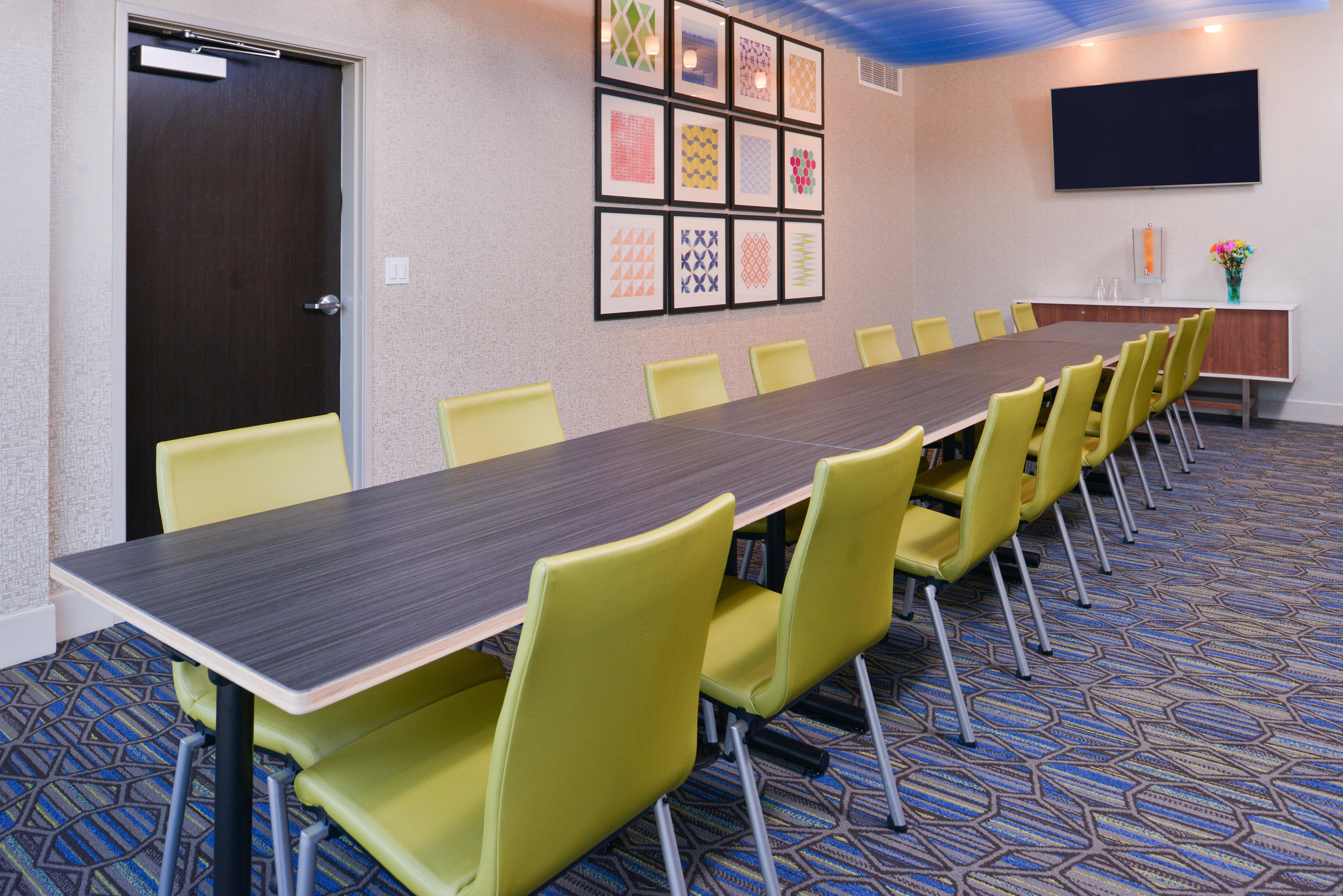 Holiday Inn Express & Suites - Olathe West By Ihg Exterior photo
